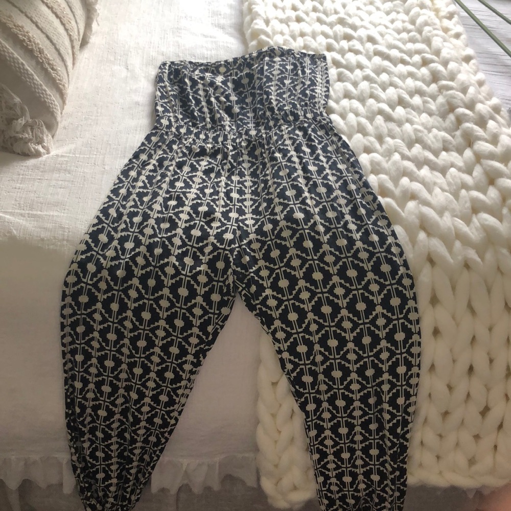 Black & cream jumper